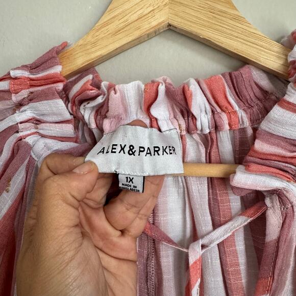 Alex & Parker Size 1X Top Pink Striped Gold Specks Flutter Sleeve Ruffle Neck - Picture 2 of 13